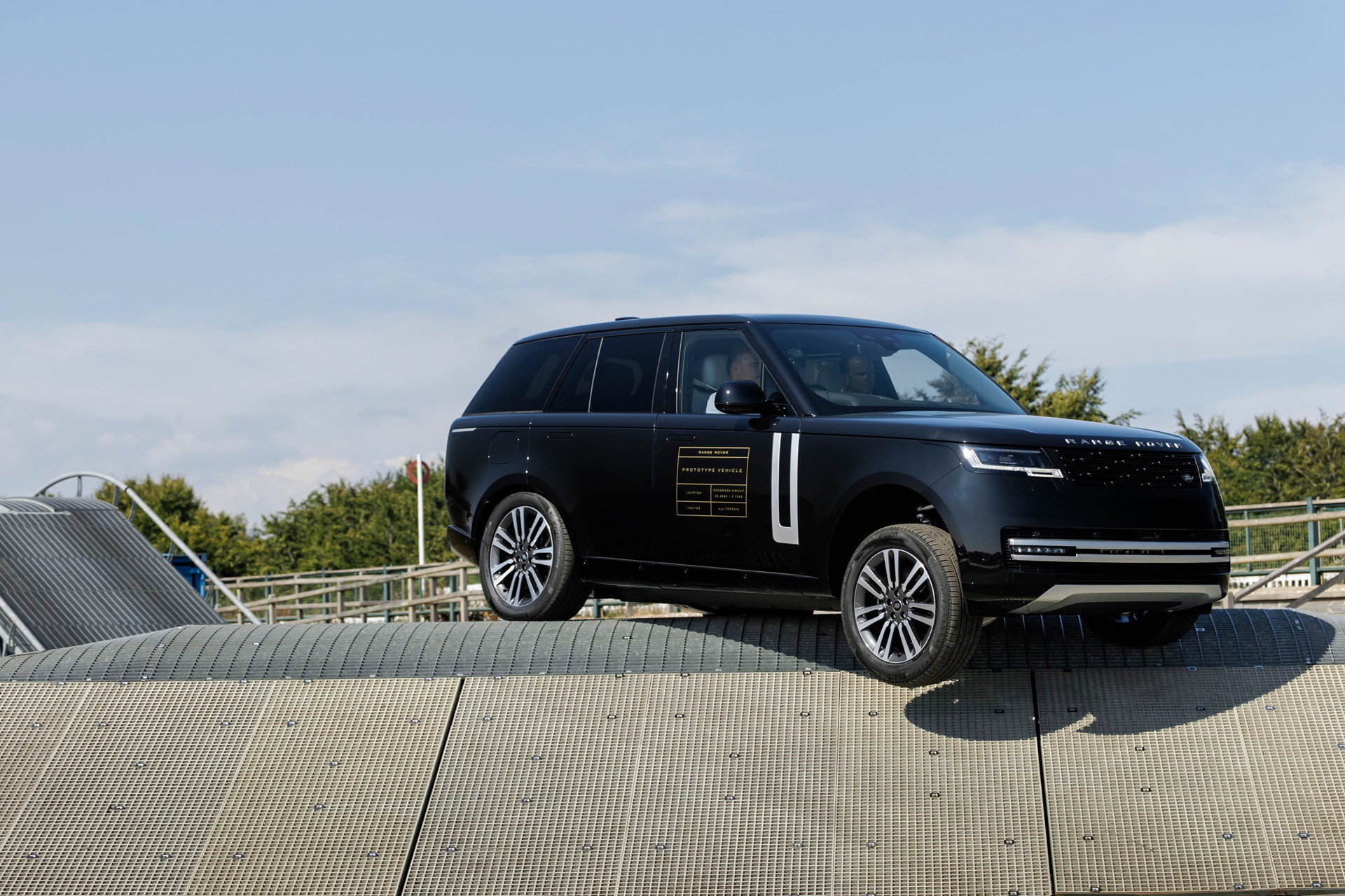 Αυτό είναι το ηλεκτρικό Range Rover – Πρώτη επαφή στο Goodwood Festival [video] 