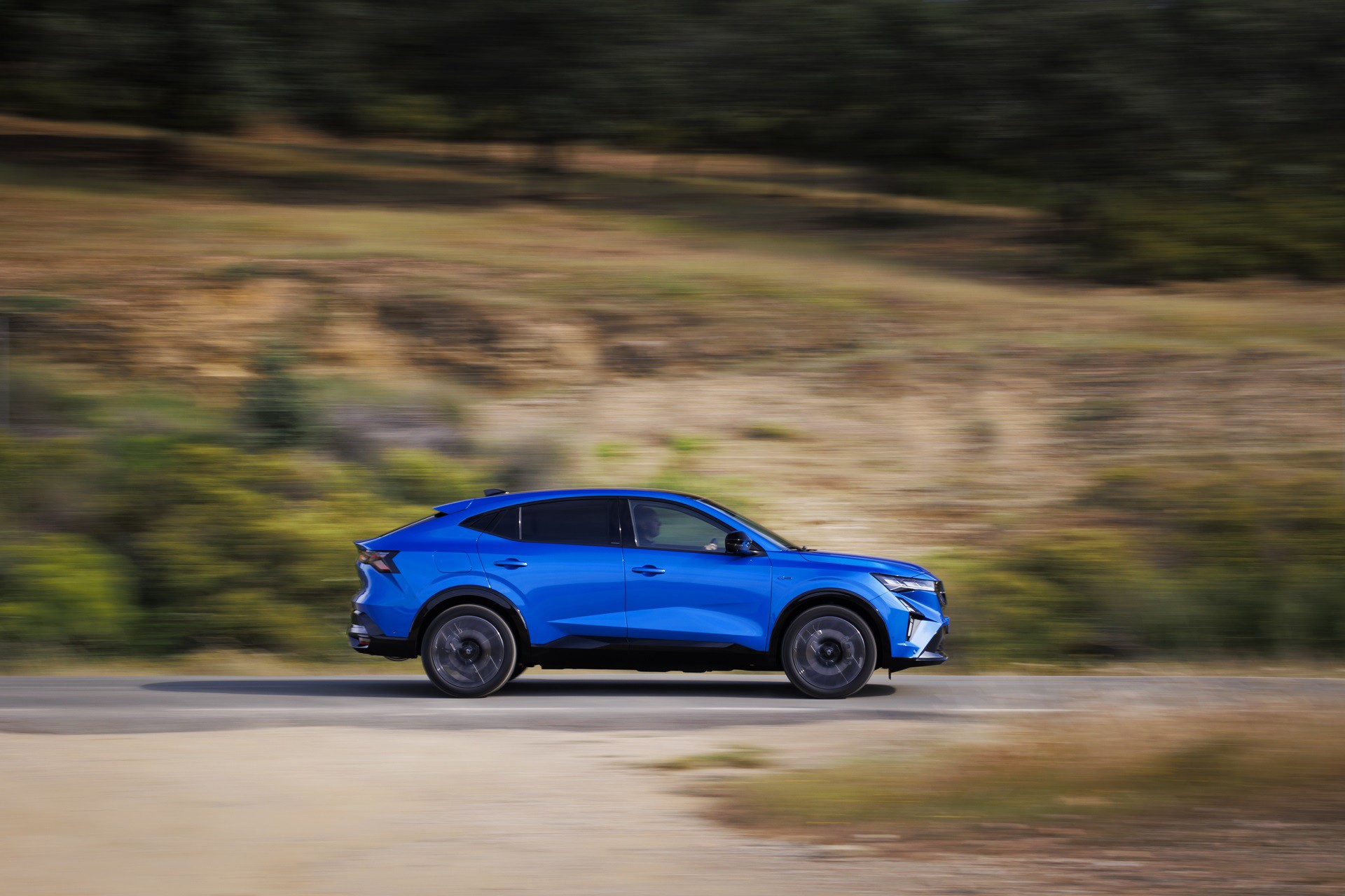 Φθηνότερο στην Ελλάδα απο τη Γαλλία το εντυπωσιακό SUV Coupe της Renault