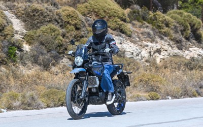 Royal Enfield: Ντύνει, στολίζει, νοικοκυρεύει [video]