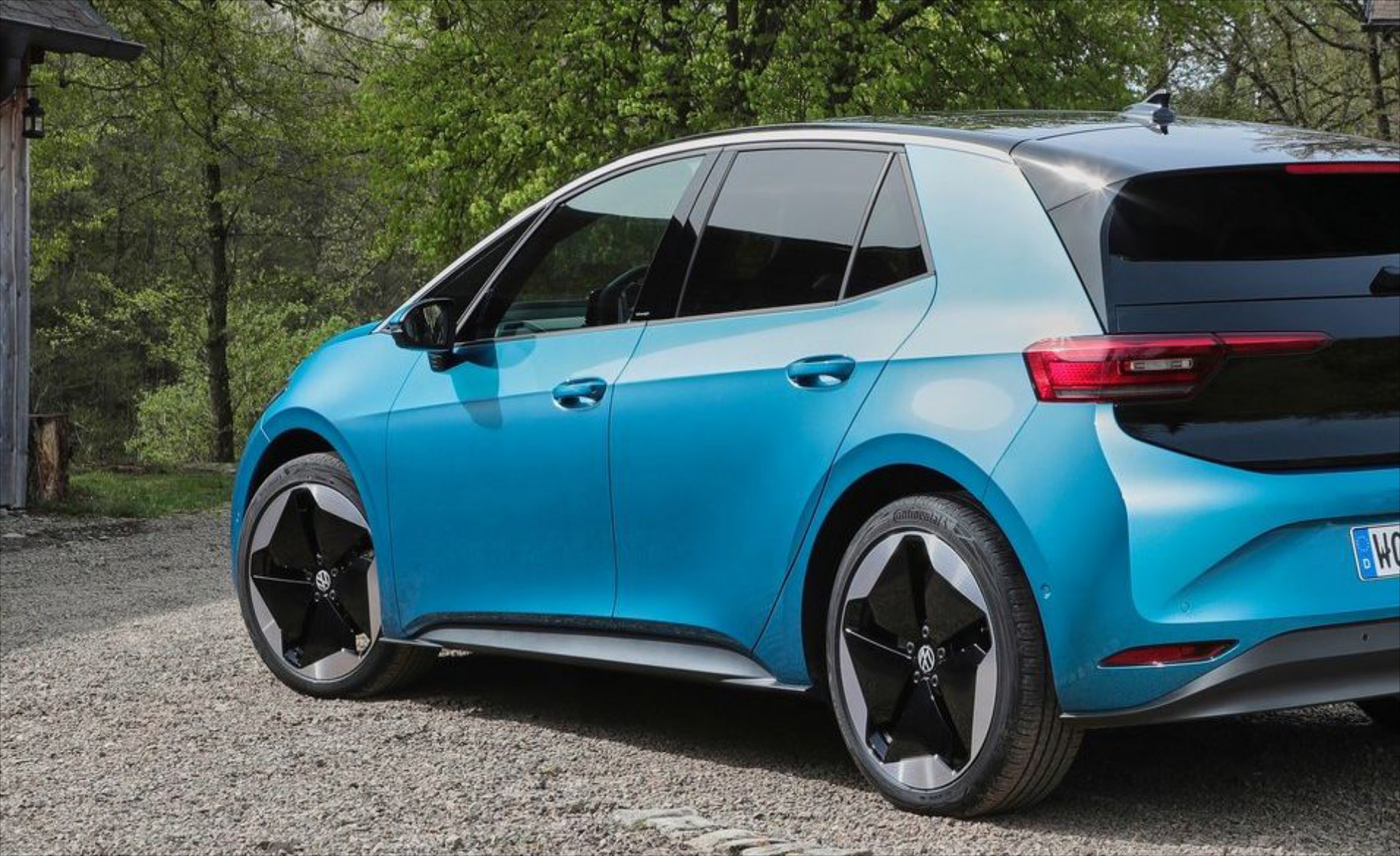 Οι κατασκευαστές επιστρέφουν στα 70’s – Επαναφέρουν τα ταμπούρα στα αυτοκίνητα