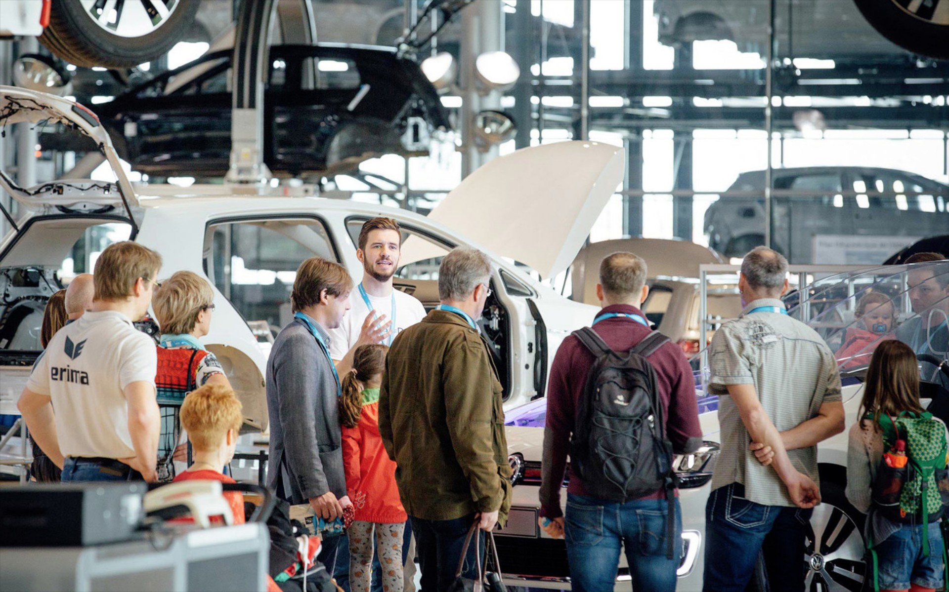 Γερμανικός κολοσσός απολύει χιλιάδες υπαλλήλους – Κόβει δισεκατομμύρια ευρώ