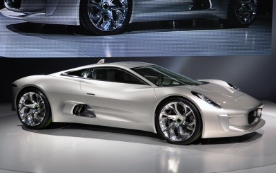 Στην παραγωγή το υβριδικό C-X75 από τη Jaguar