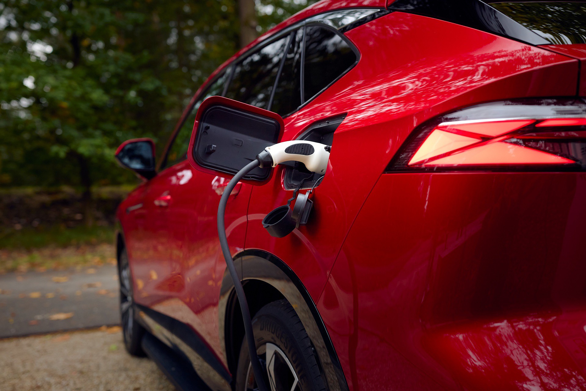 Η Κίνα «απαγορεύει» τα plug in hybrid με μικρές μπαταρίες