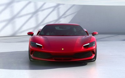 H Ferrari ζήτησε από 6 πελάτες να σταματήσουν να οδηγούν τα αυτοκίνητά της