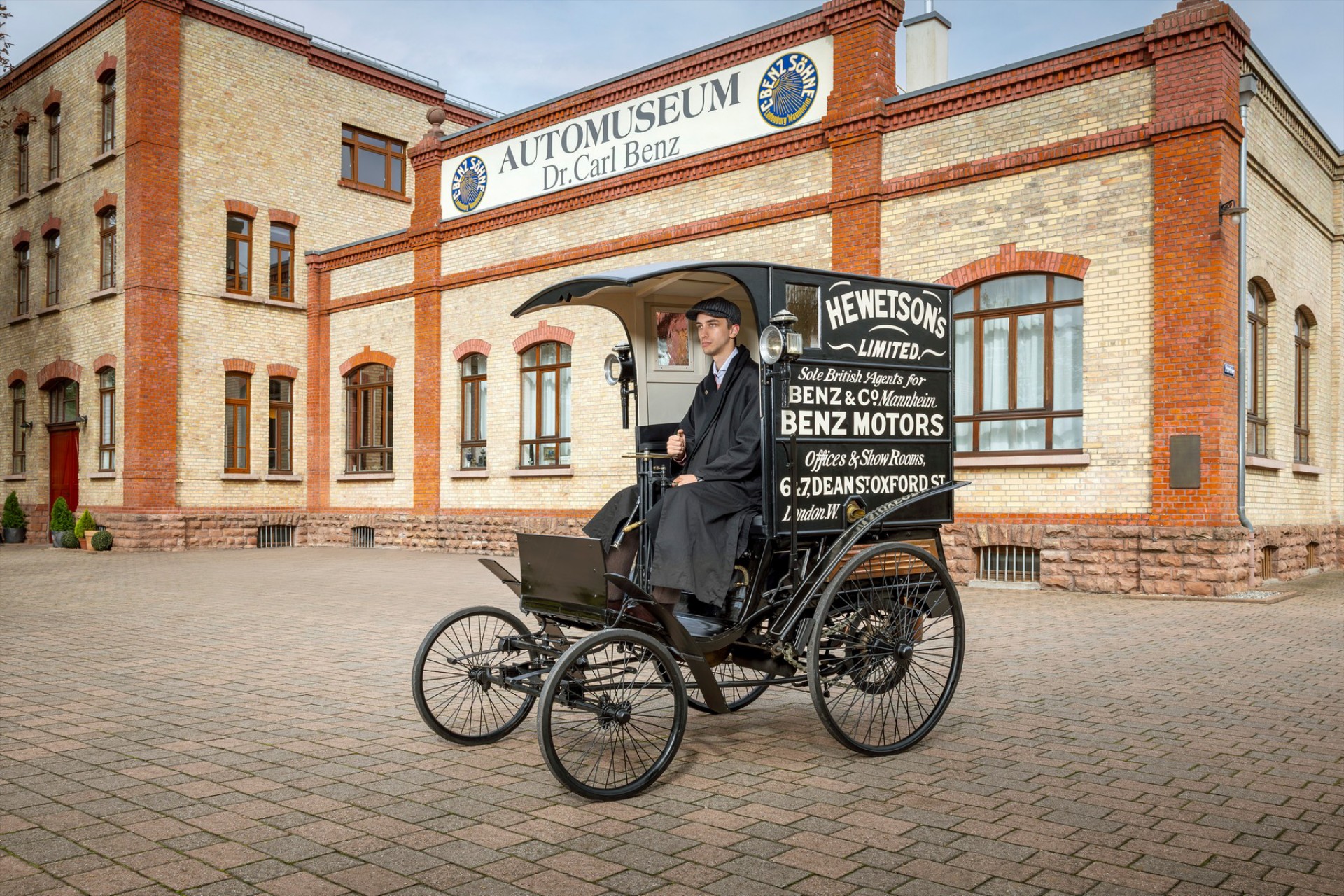 Η άγνωστη ιστορία της Mercedes – Πόσο και σε ποιον πούλησε το πρώτο όχημα το 1896