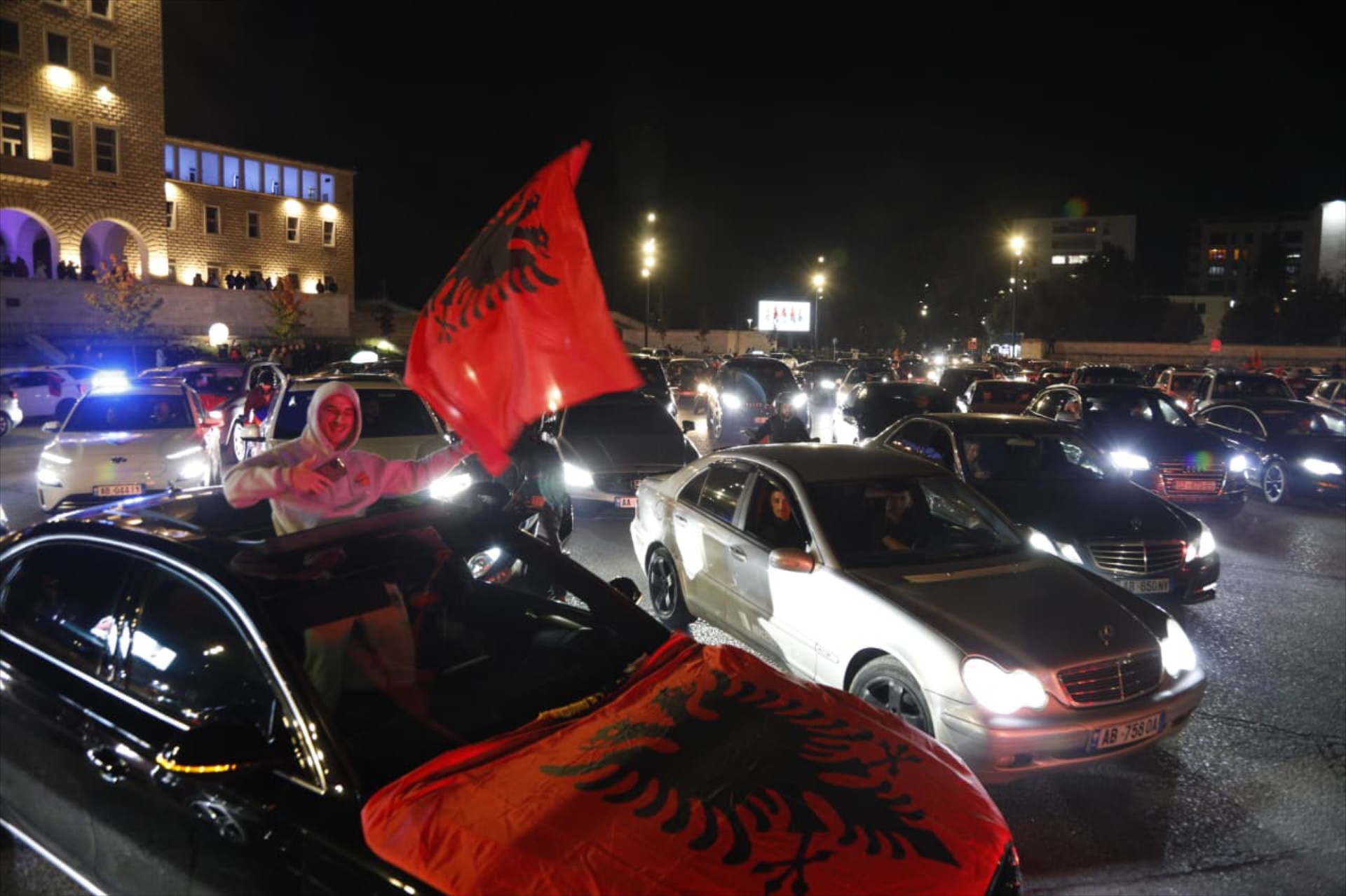 Η μισή Αλβανία αγοράζει αυτήν τη μάρκα αυτοκινήτων – Δεν είναι η Mercedes-Benz