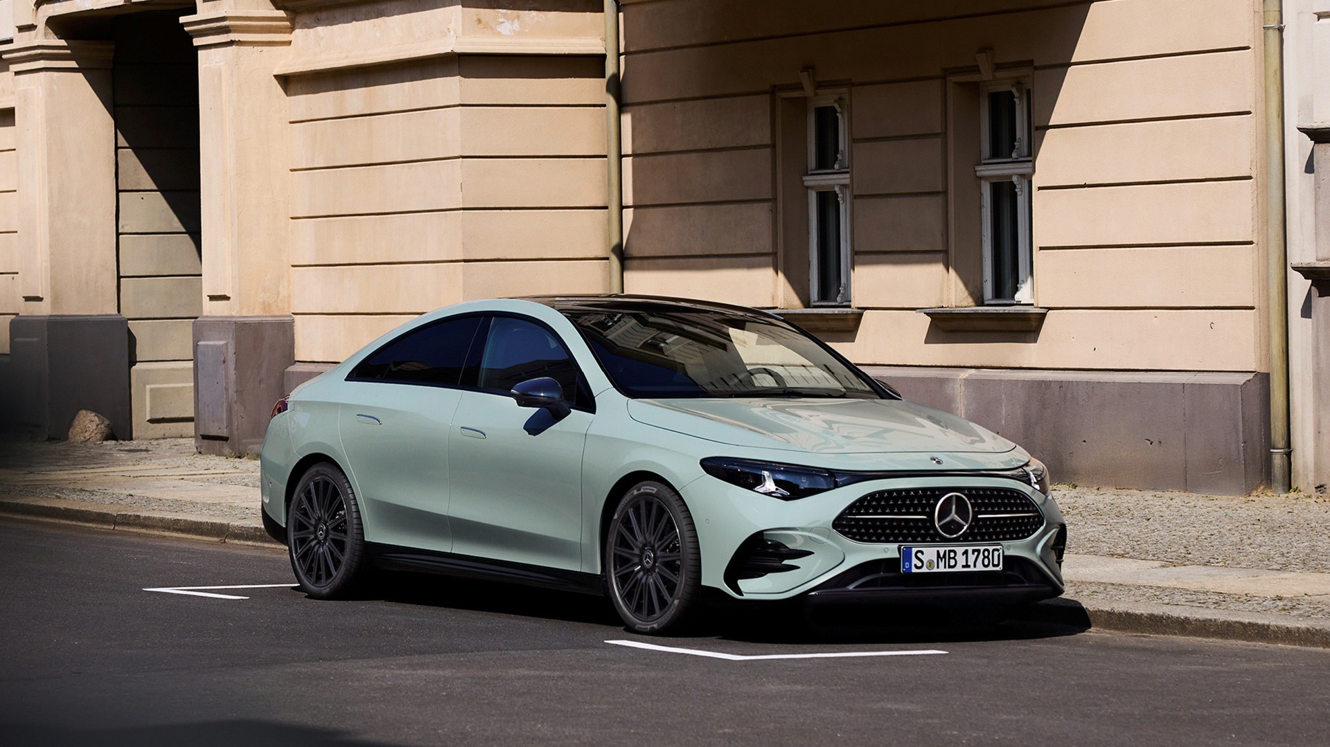 Αυτή είναι η νέα Mercedes CLA Hybrid - Οι πρώτες τιμές στη Γερμανία
