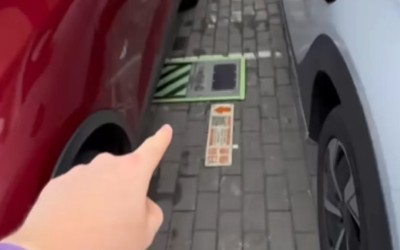 Video: Αμερικάνος παθαίνει σοκ με το πάρκινγκ στην Κίνα - Η μεγαλοφυής ιδέα