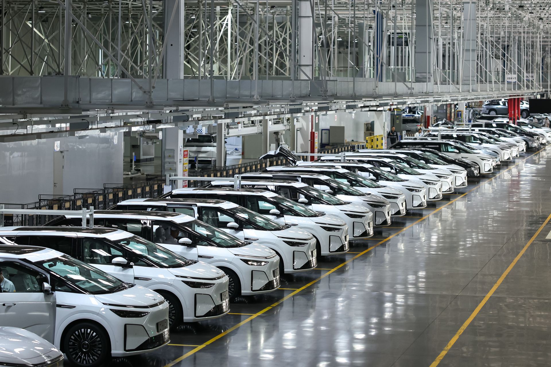 Ιστορικό ρεκόρ από την Κίνα - Πουλάει αυτοκίνητα με ρυθμό... πολυβόλου