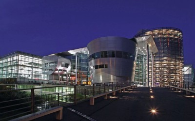 Τέλος το γυάλινο εργοστάσιο της Volkswagen – Τι σχεδιάζουν οι Γερμανοί