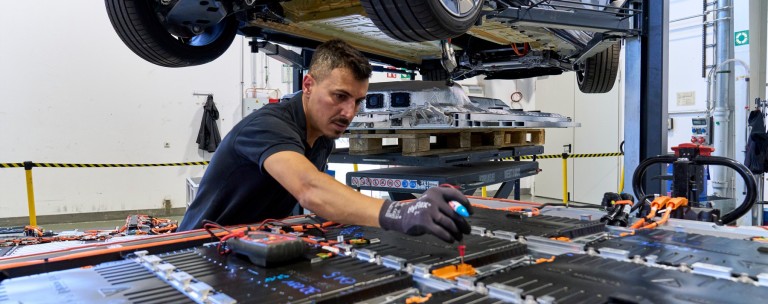 Οι δύο «βασιλιάδες» των μπαταριών – Φτιάχνουν πάνω από τις μισές σε όλον τον κόσμο