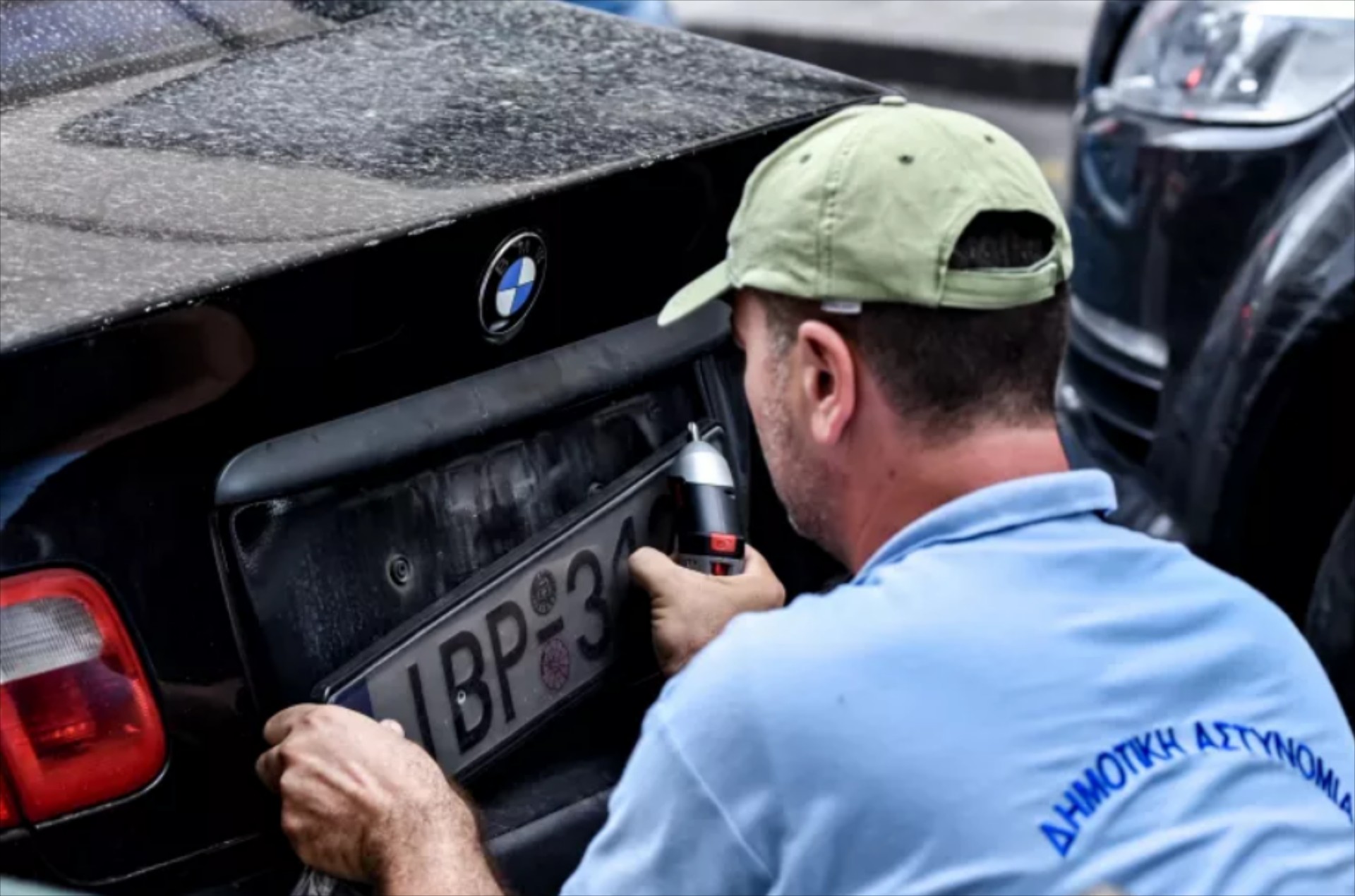Ποιοι θα πάρουν πίσω πινακίδες και διπλώματα για τα Χριστούγεννα; Από πού και τι ώρες 
