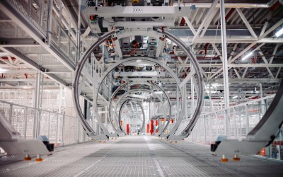 Το εργοστάσιο που σχημάτισε «αόρατο» όχημα – Θα κατασκευάζει τη νέα BMW 