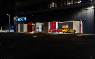 H Ferrari επέστρεψε στην Ελλάδα - Αυτό είναι το εντυπωσιακό κατάστημα!