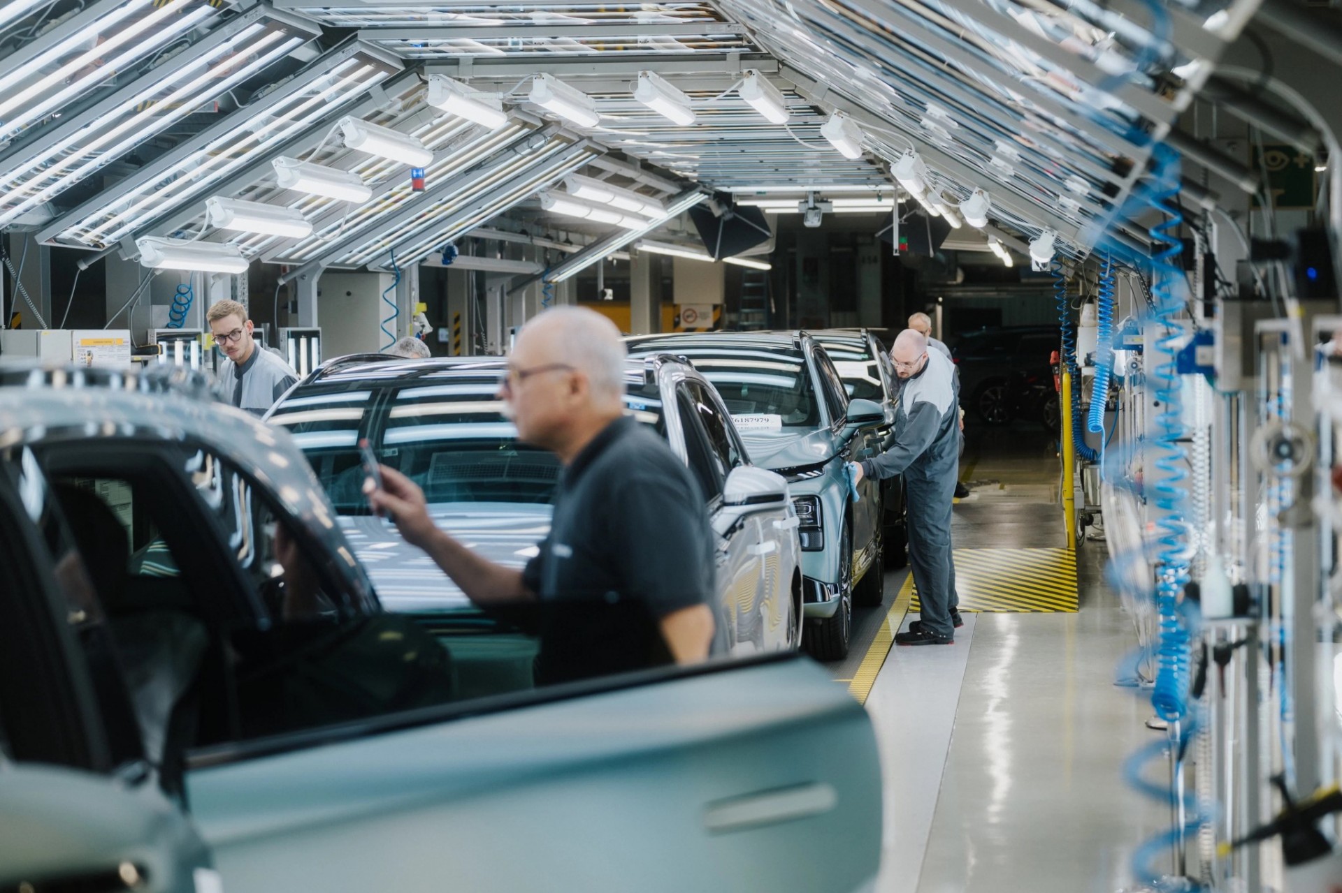 Ήρθε στην Ελλάδα το ηλεκτρικό που φορτίζει πιο γρήγορα από όλα – Τι τιμή έχει; Πού πήρε πινακίδες;