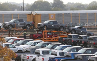 Ανατροπή! Οι μισοί ψηφοφόροι του Trump σκέφτονται να αγοράσουν ηλεκτρικό