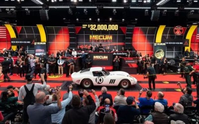 Η λευκή Ferrari που τίναξε τη μπάνκα στον αέρα – Ο συλλέκτης που την απέκτησε