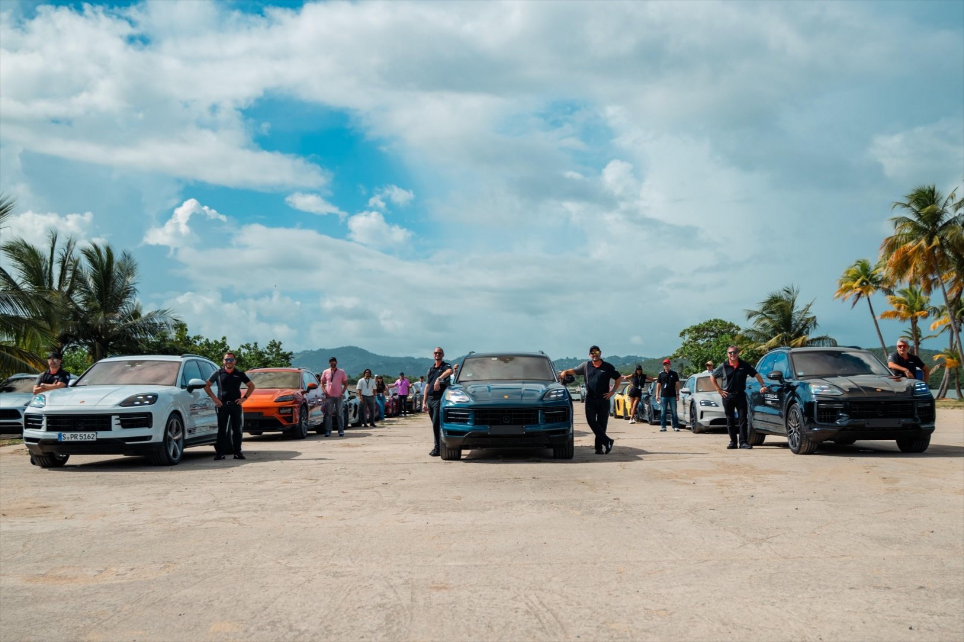 Η χρονιά που έμεινε στην ιστορία – Τότε, που 492 Έλληνες πλήρωσαν για μια Porsche 