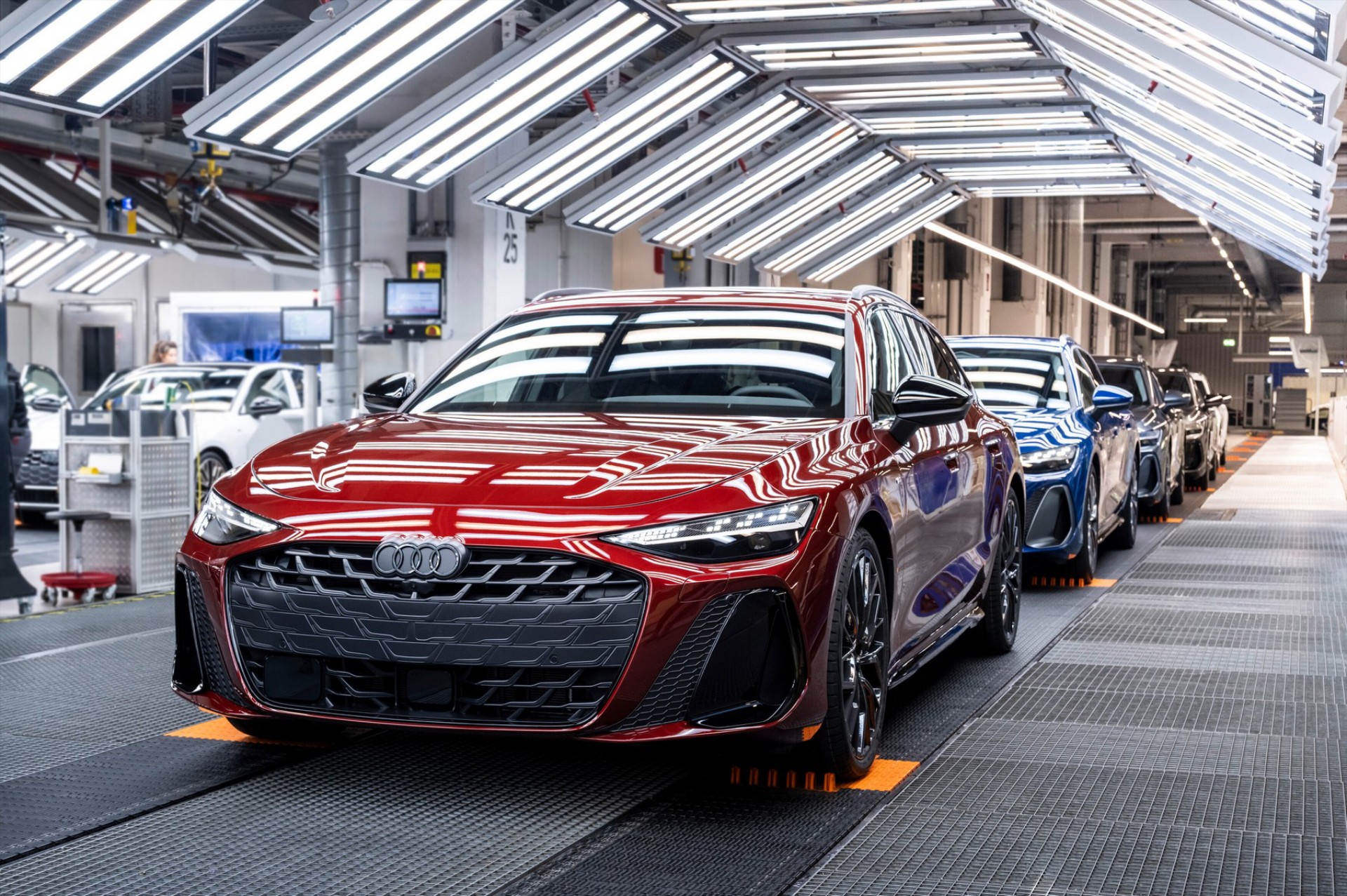 Το εργοστάσιο στολίδι της Audi – Κατασκευάζει τα Α5 και A6 με ακρίβεια χιλιοστού 