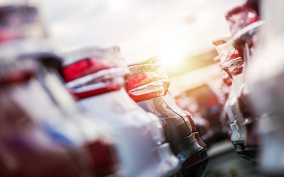 Οι Έλληνες γυρνάνε την πλάτη στη βενζίνη και το diesel – Τι αγοράζουν τώρα πια;