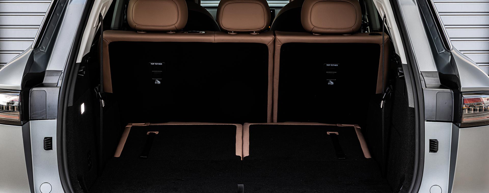 7θέσιο SUV με 428 PS που καίει πραγματικά 5 lt / 100 km - Κοστίζει 52.490 ευρώ