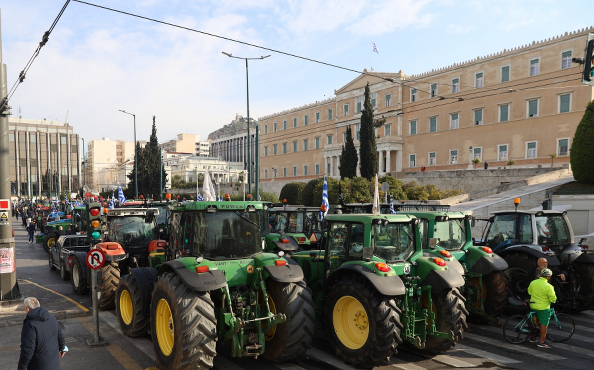 Αγρότες: Κατεβαίνουν στο Σύνταγμα τα τρακτέρ – Ποιοι δρόμοι κλείνουν 