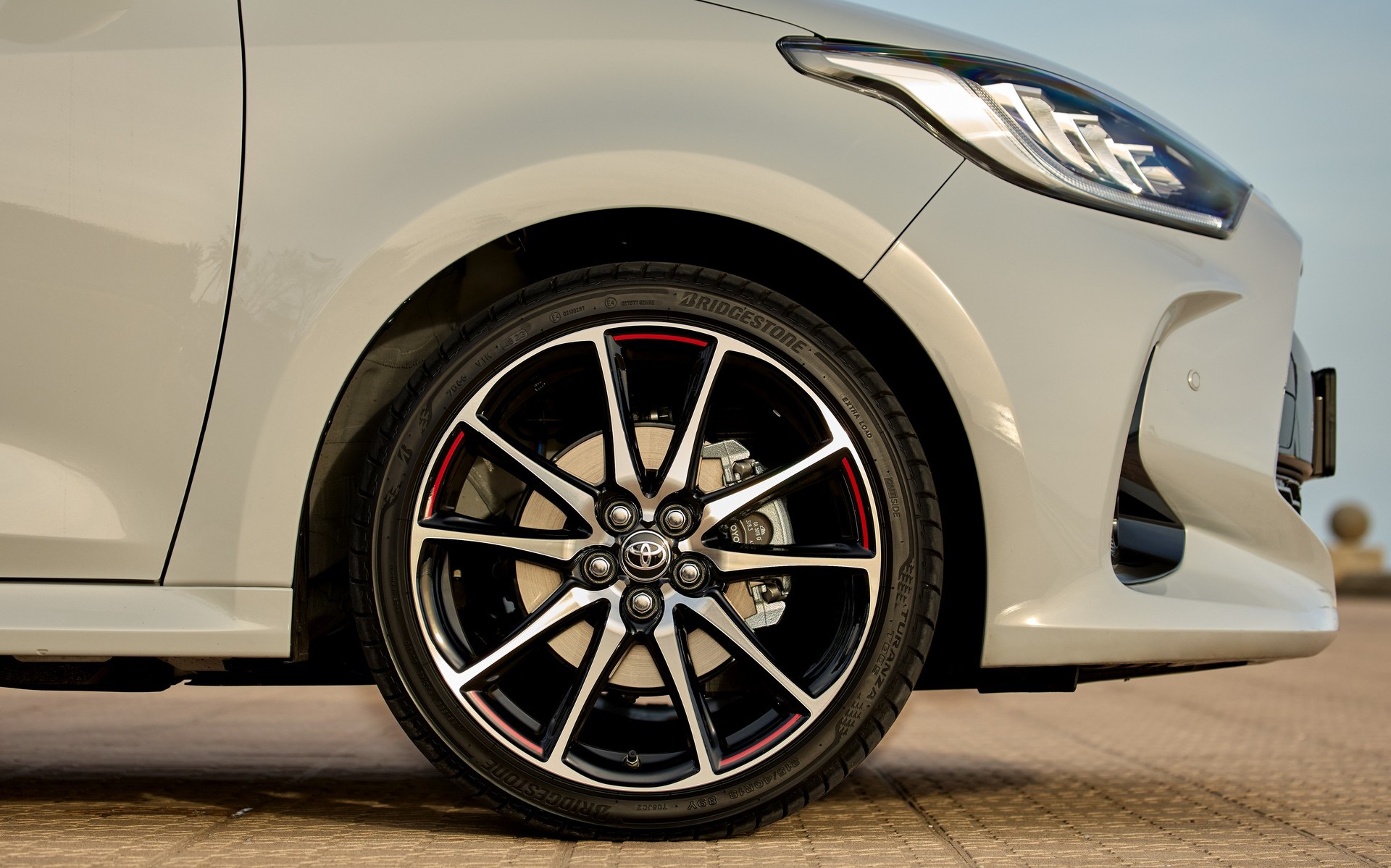 Όσα πρέπει να γνωρίζετε για την 5η γενιά του Toyota Yaris