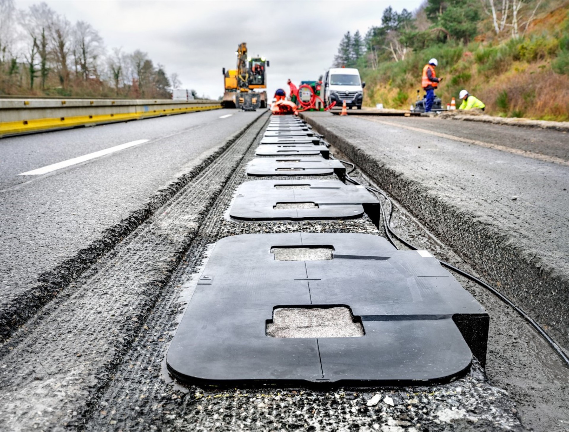 Η Πτολεμαΐδα γράφει ιστορία – Φτιάχνουν τον πρώτο δρόμο ασύρματης φόρτισης για ηλεκτρικά