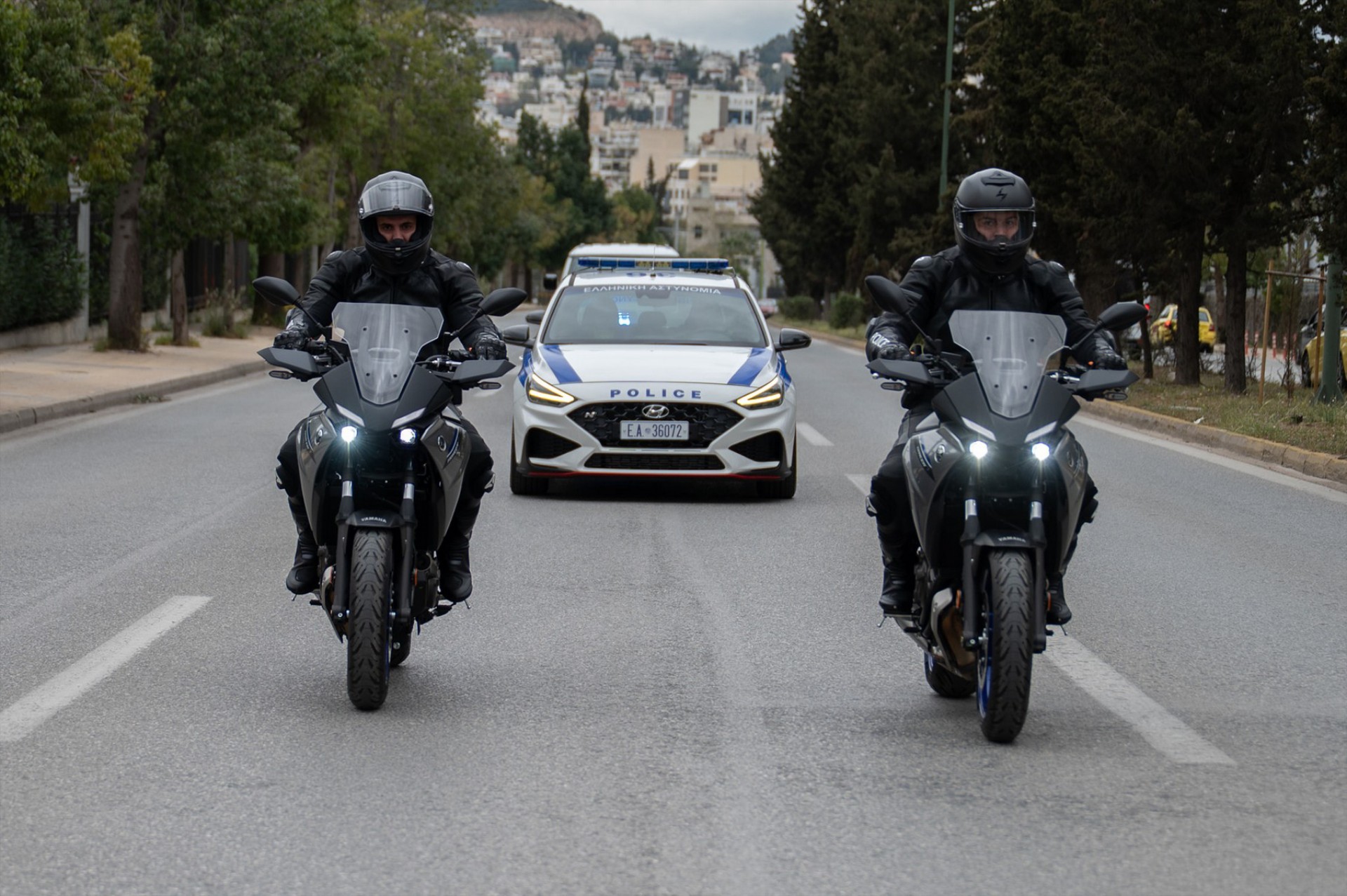 Τέλος το παρκάρισμα σε 10 δρόμους της Αττικής – Η Αστυνομία βγάζει την ομάδα «ΚΟΜΒΟΣ»