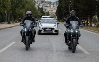 Τέλος το παρκάρισμα σε 10 δρόμους της Αττικής – Η Αστυνομία βγάζει την ομάδα «ΚΟΜΒΟΣ»