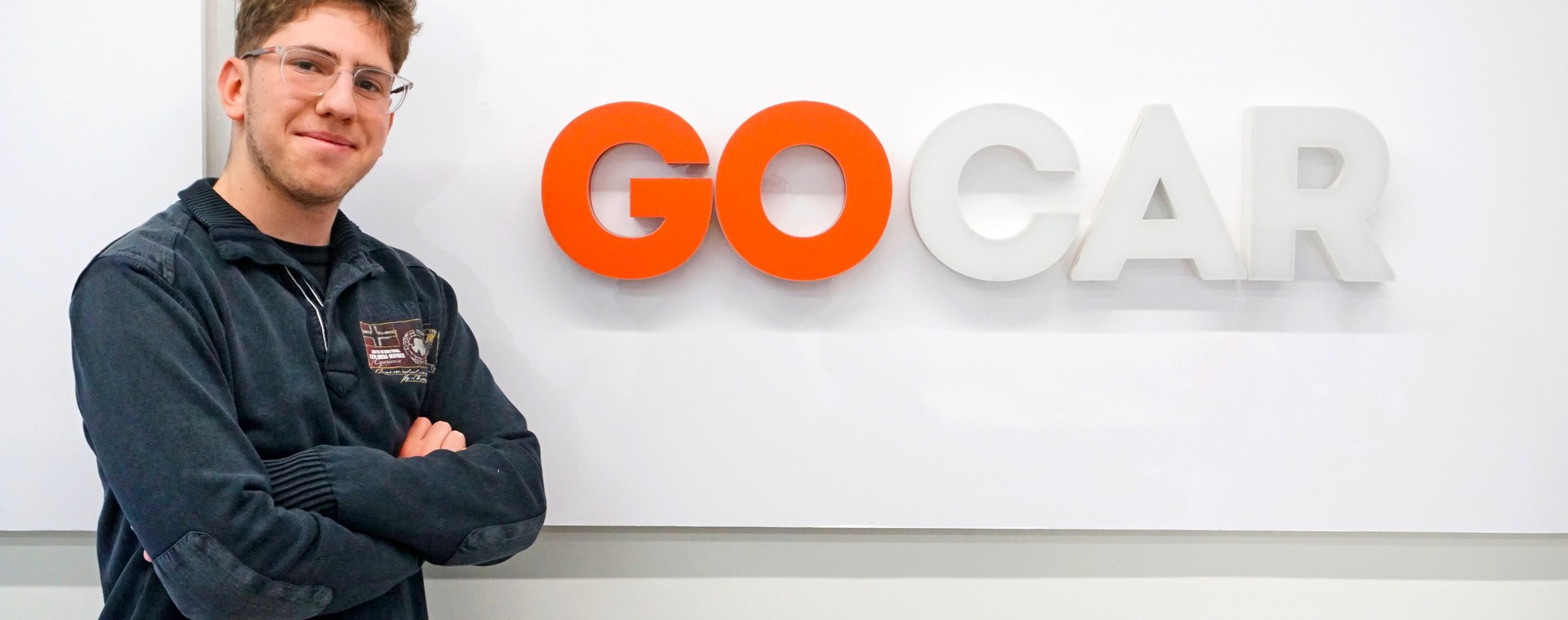 Ο 17χρονος Έλληνας που θέλει να αλλάξει την αγορά αυτοκινήτου – Με τη βοήθεια της τεχνητής νοημοσύνης