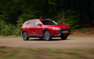 MG HS PHEV - Καίει λιγότερο από diesel, κάνει 1.000 km και έχει 16 συστήματα ασφαλείας– Και όλα αυτά με 32.900 ευρώ