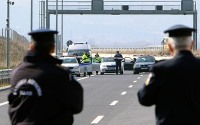 Εθνική Οδός: Το παράνομο φορτίο που είχαν οι δύο Έλληνες - Τους τσάκωσαν στα διόδια