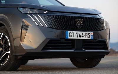 H μεγάλη προσφορά της Peugeot για μία εβδομάδα – Το υβριδικό SUV που αγοράζεις με 22.900 ευρώ 