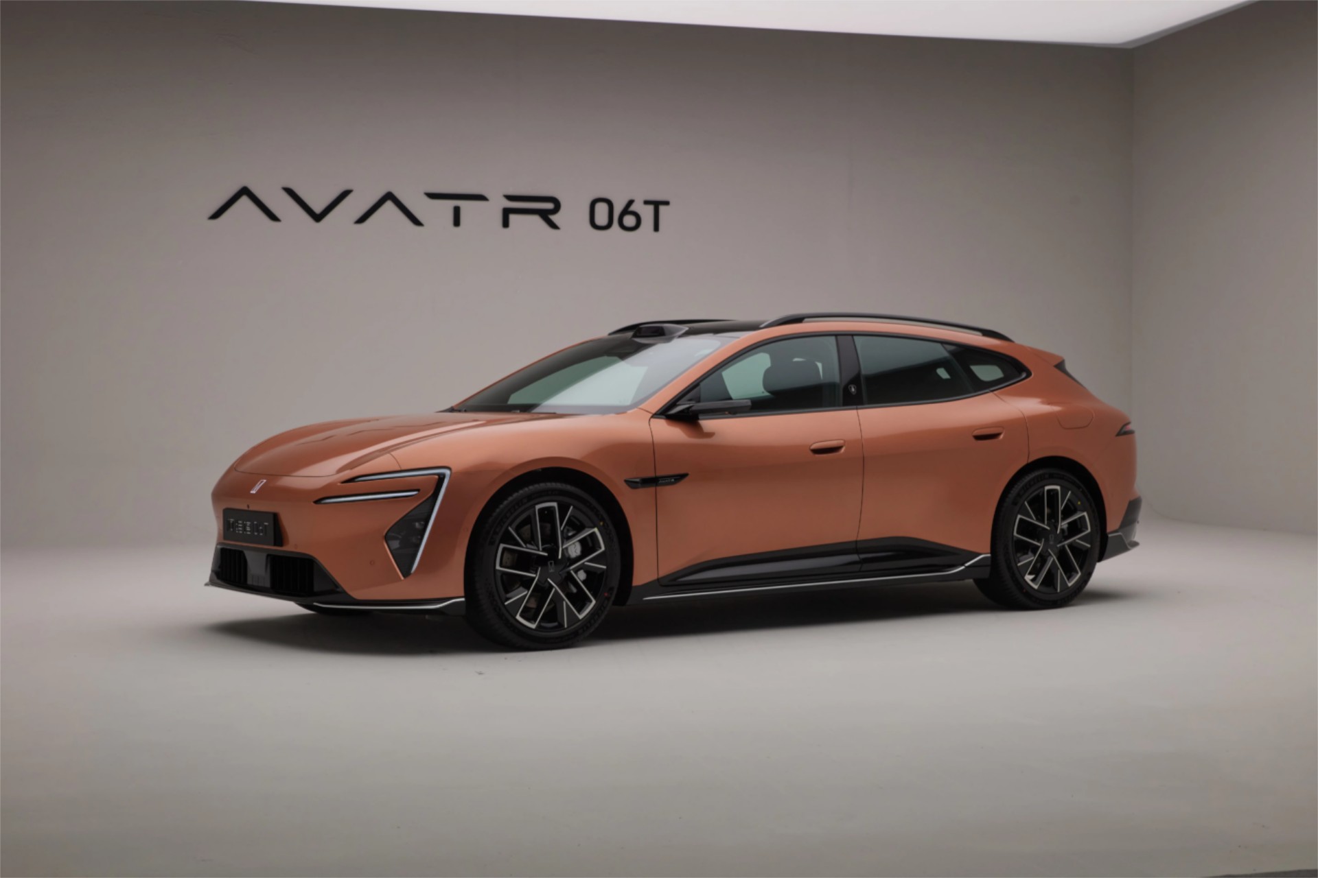 Station Wagon με 955 ίππους, 1.250 km αυτονομία και τιμή κάτω από 30.000 ευρώ!