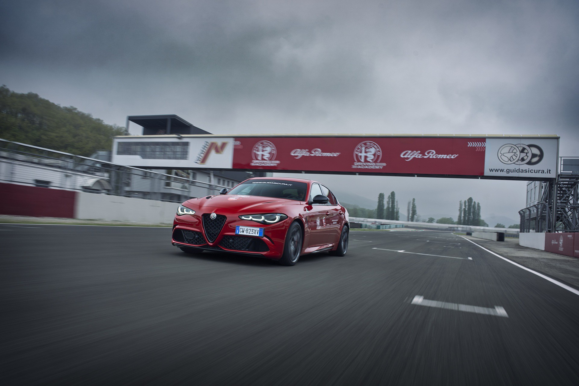 Αποστολή: Alfa Romeo Driving Academy - Το αίμα νερό δε γίνεται