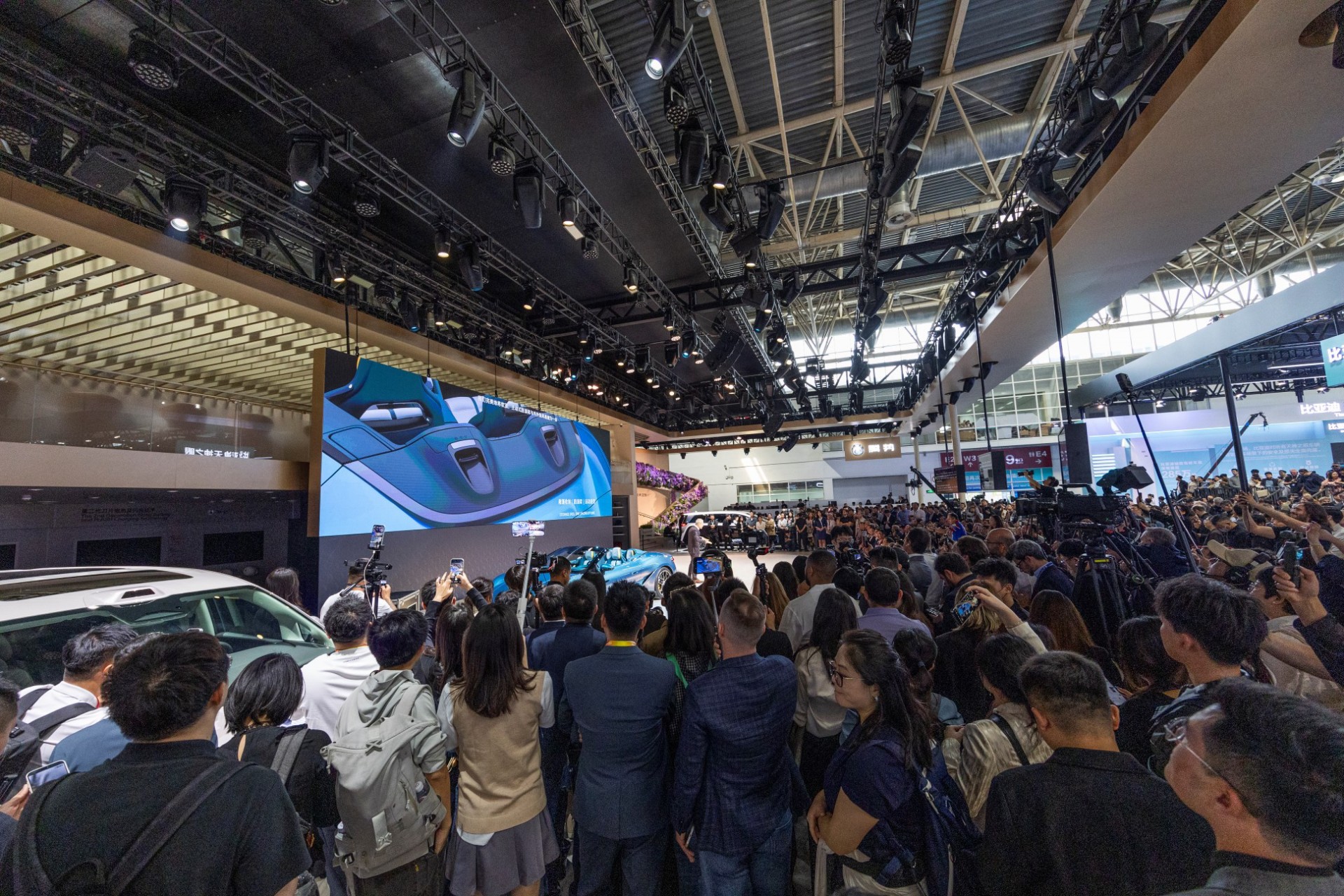 Τα υβριδικά δεν έχουν μέλλον – Ποιο κορυφαίο στέλεχος έκανε την τολμηρή δήλωση;