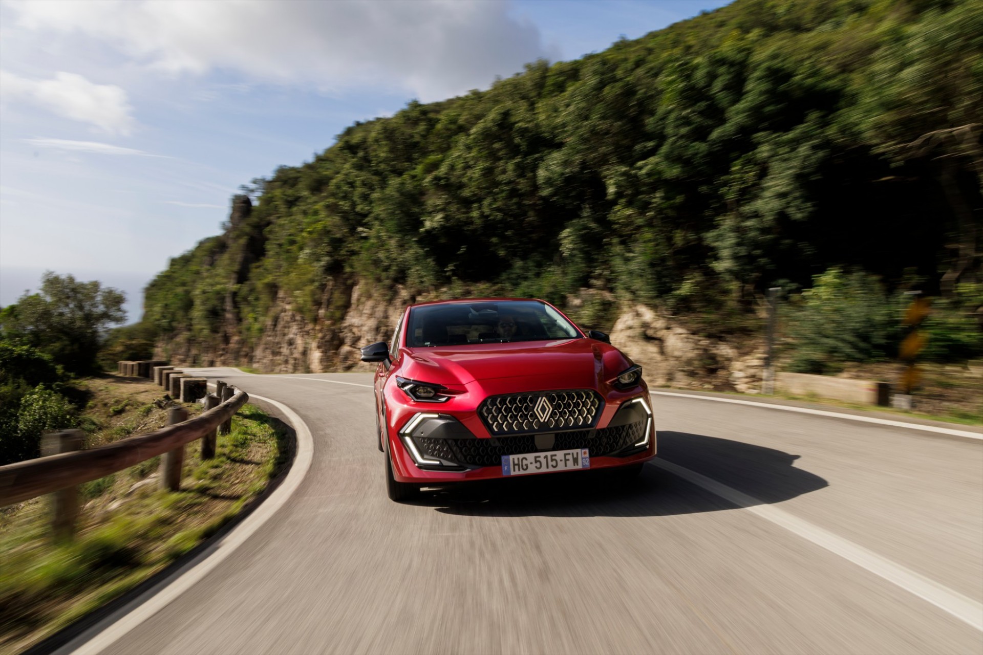 Αυτό είναι το Renault Clio με αυτονομία 1.450 km - Έχει πρώτη τιμή 21.900 ευρώ