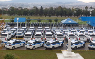 Γιατί τα περιπολικά έχουν τα νούμερα στην οροφή - Τι σημαίνουν;