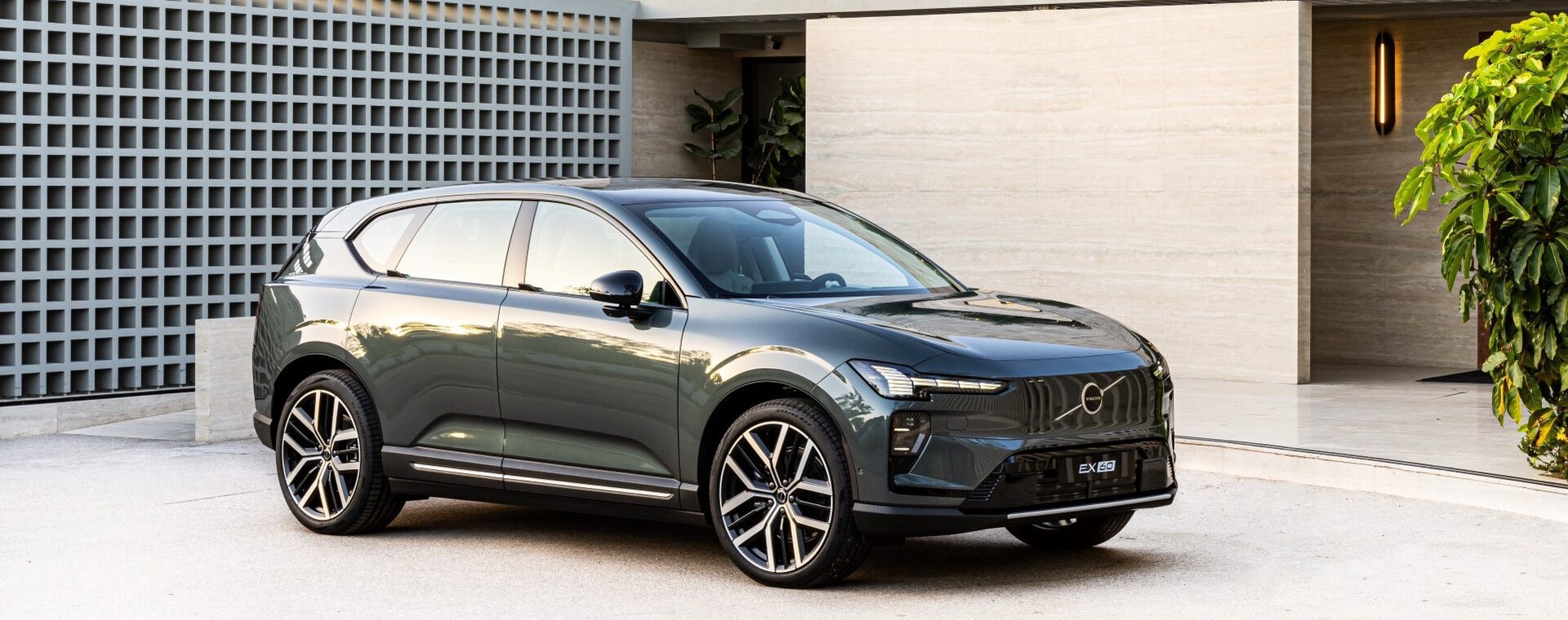 Πάτησε Ελλάδα το πιο έξυπνο και ασφαλές Volvo EX60 – Οι τιμές και εκδόσεις στη χώρα μας 