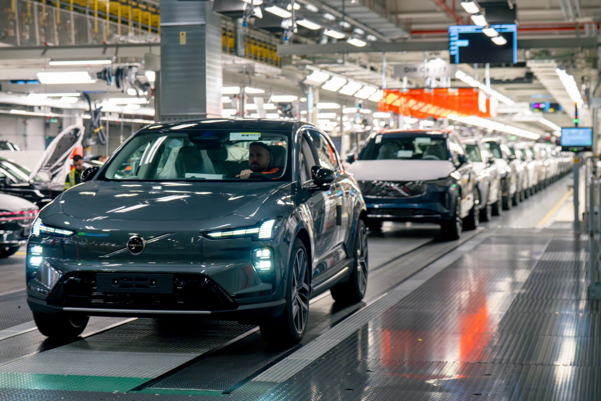 Τι χρόνο αναμονής έχει το νέο Volvo EX60 στην Ελλάδα 