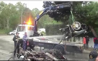 Απίστευτο ατύχημα με Ferrari στη Αθήνα

