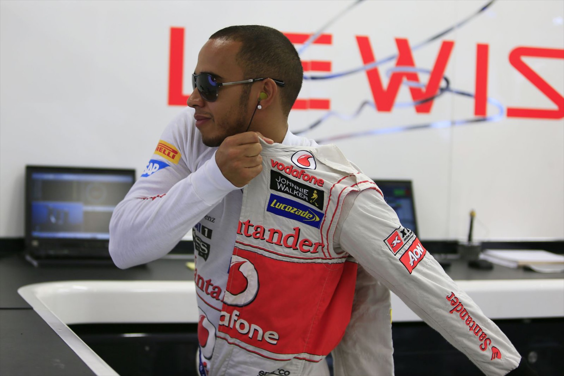 Horner: Αποδυναμώθηκε η McLaren με την έξοδο του Hamilton