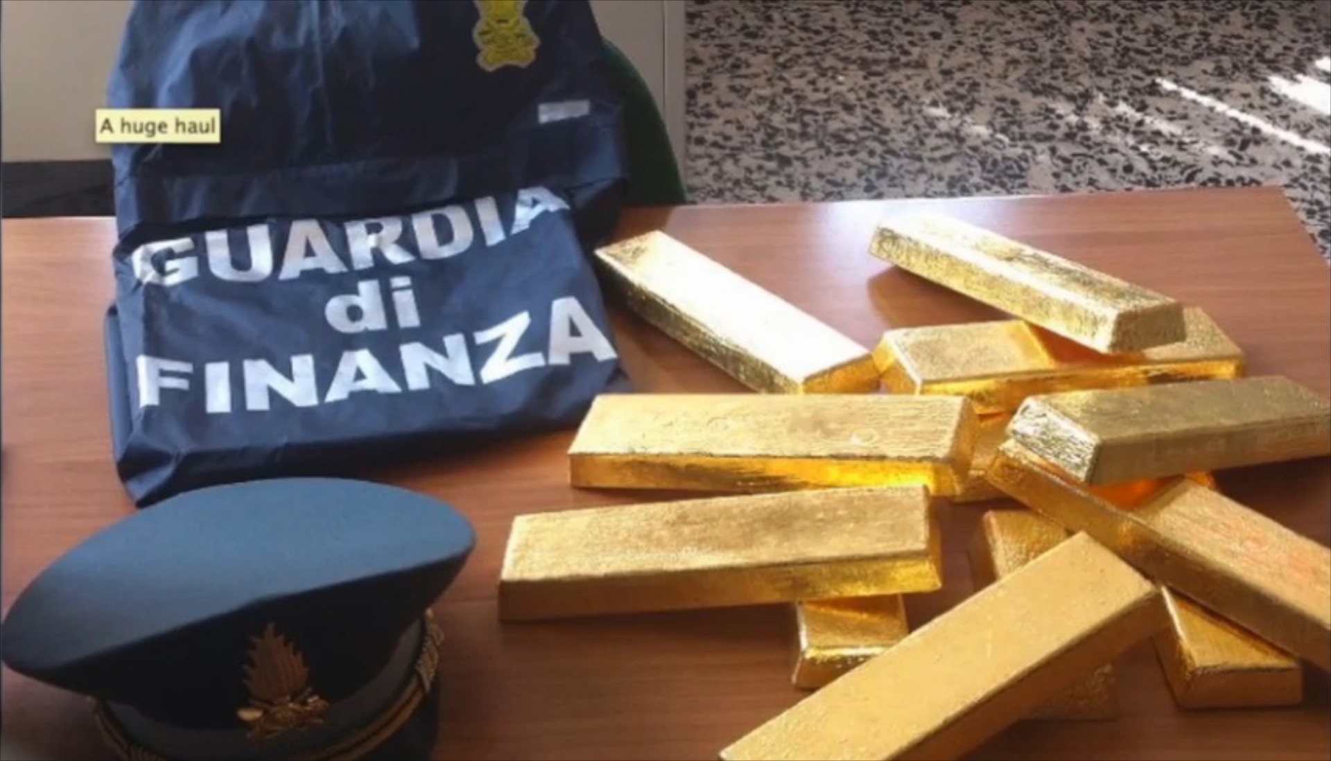Ολόχρυσο ...λαβράκι αξίας 4,5 εκατ. ευρώ