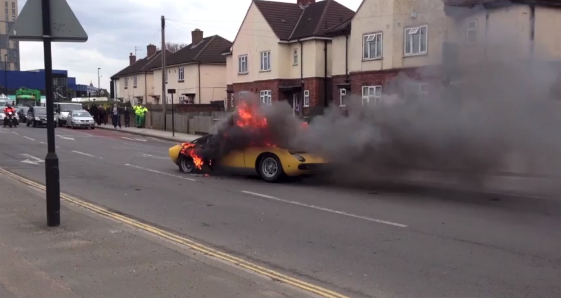 Μια Miura στάχτη και μπούρμπερη (video)