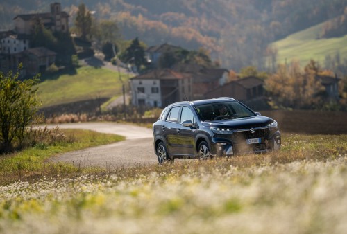 SUZUKI S-CROSS (2025)