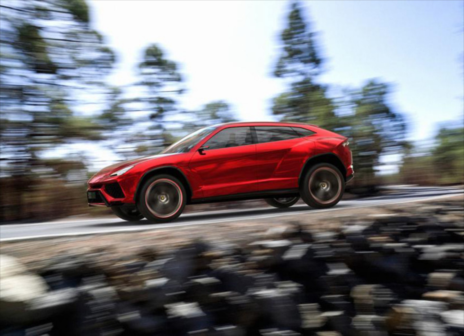 Με twin-turbo κινητήρα το SUV της Lamborghini