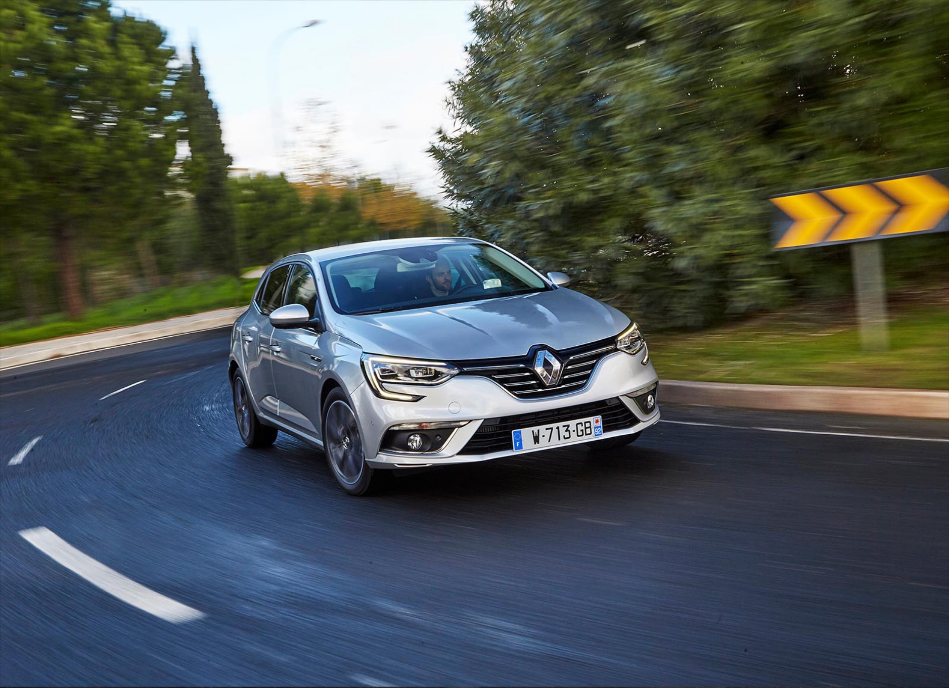 ΟΔΗΓΟΥΜΕ: Νέο Renault Megane 2016