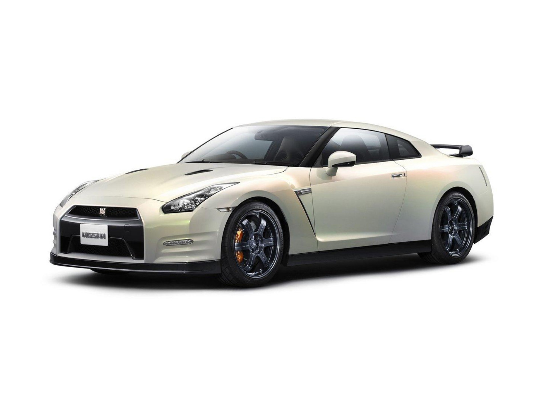 Ανεβαίνει κατηγορία το Nissan GT-R