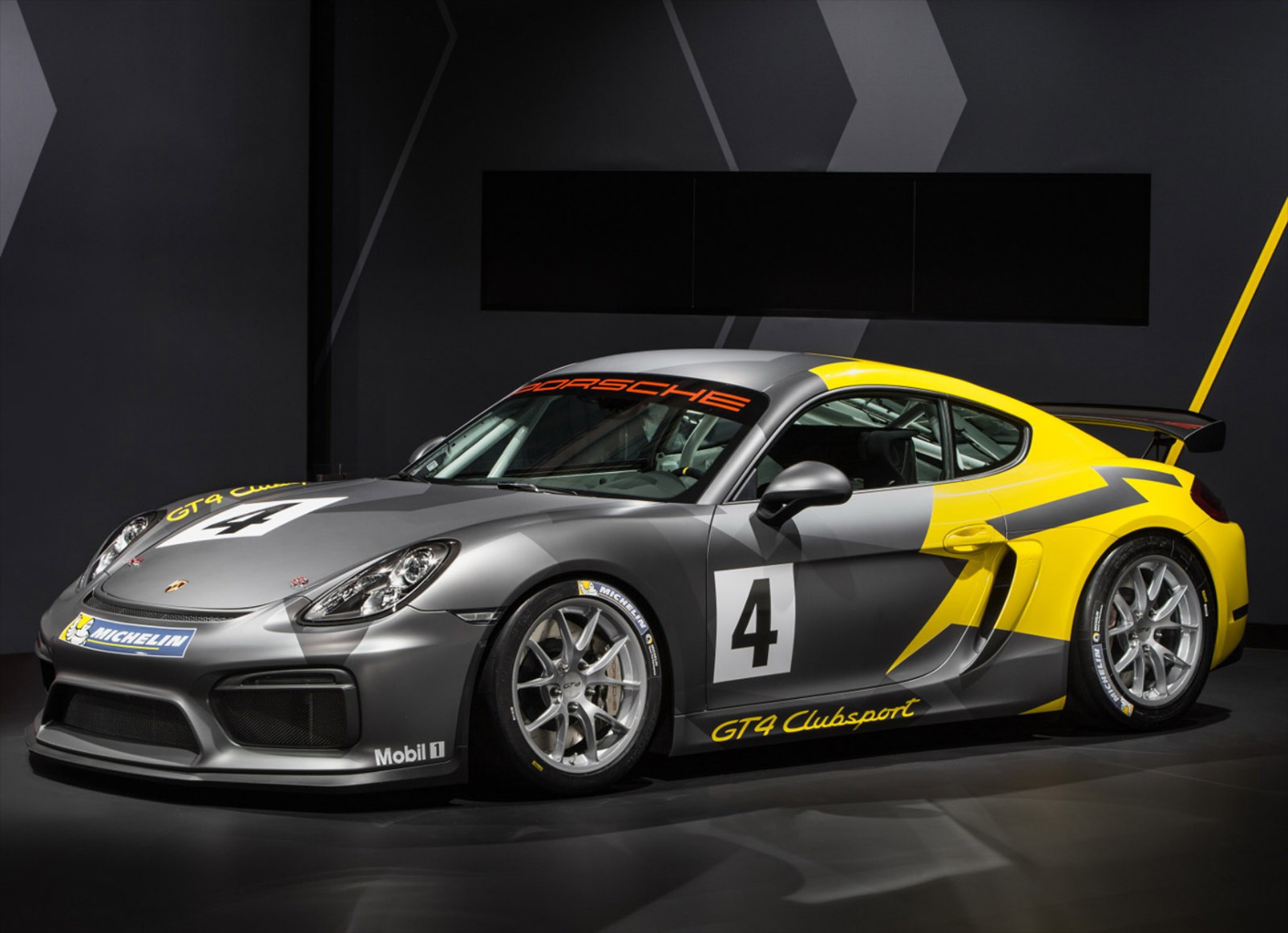 Επίδειξη ταχύτητας από την Porsche Cayman GT4 (video)